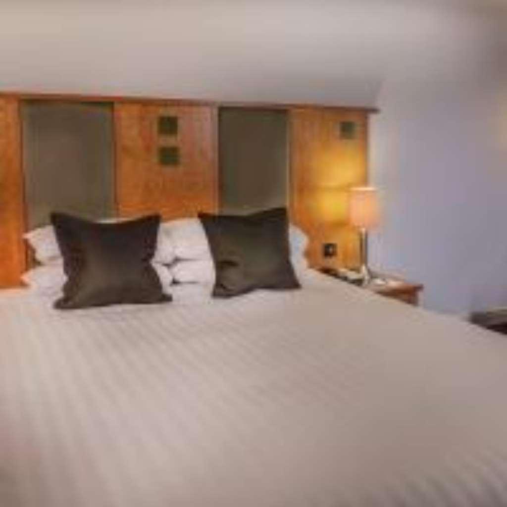 De Vere Cranage Estate Holmes Chapel Room photo